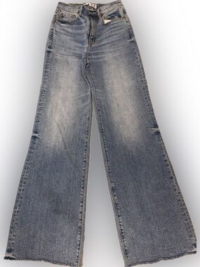 DAZE High-Rise Wide Leg Women’s Jeans in Faded Blue